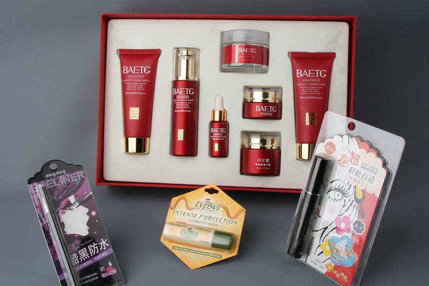 植(zhí)絨化妝品吸(xī)塑内托